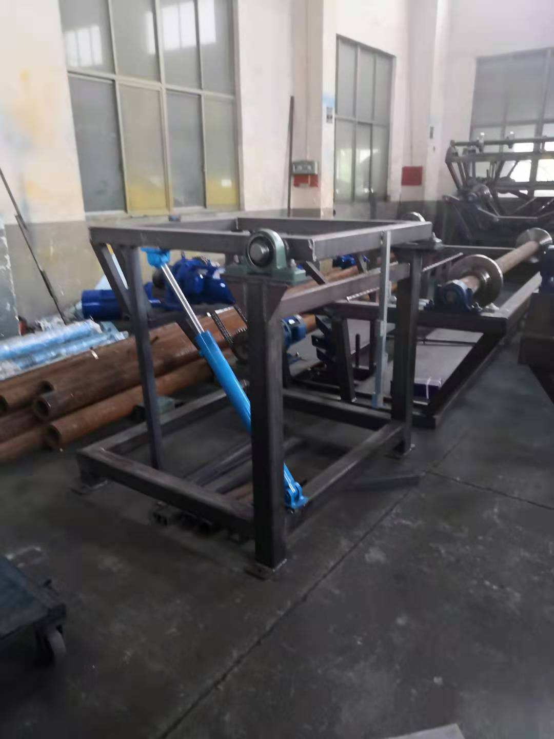 滚塑液压摇摆机