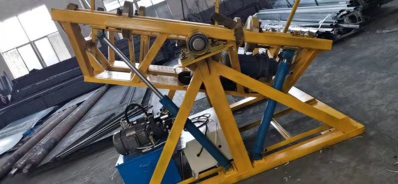 滚塑液压摇摆机